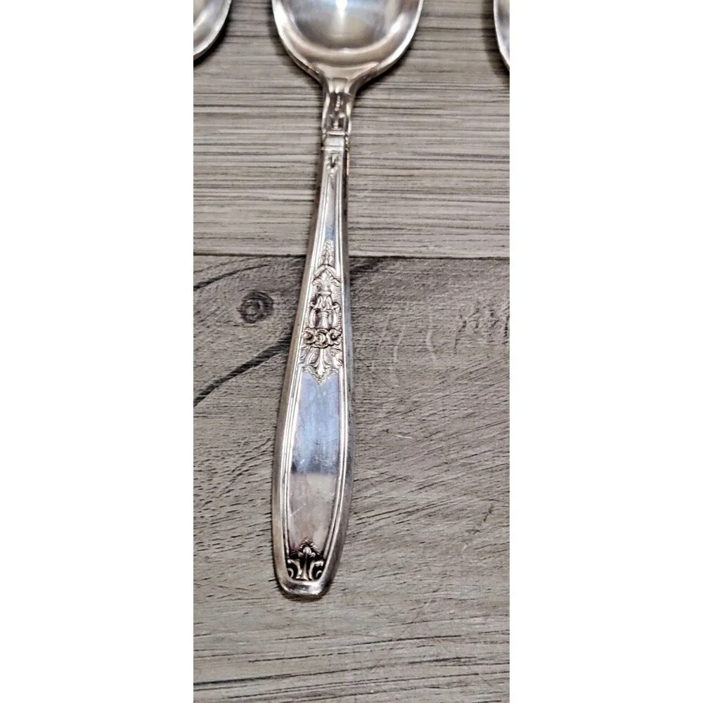 Set of 4 Vintage 1847 Rogers Bros IS Silverplate Spoons Floral Motif Flatware